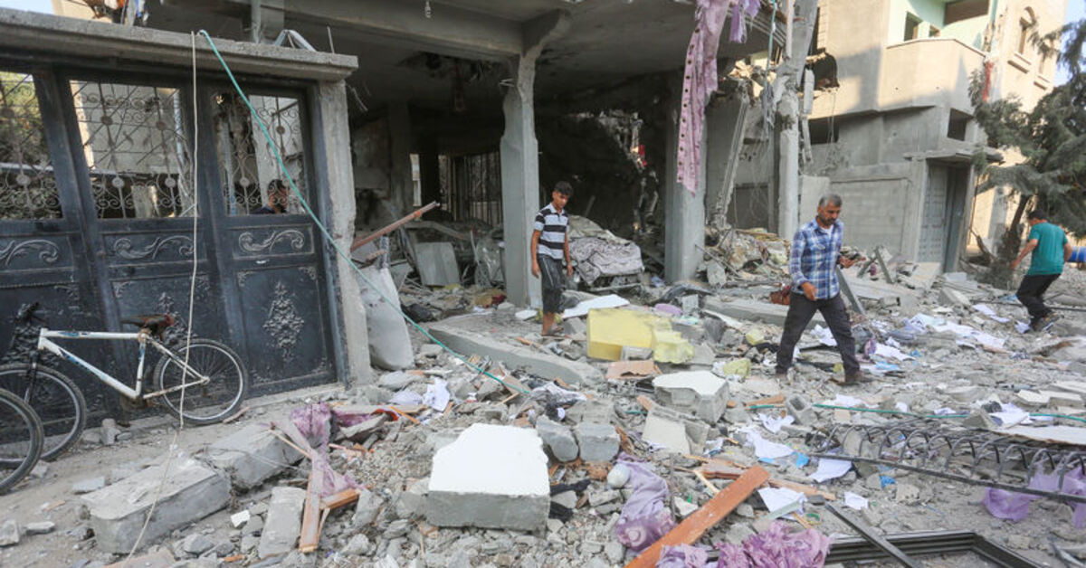 İsrail’in Gazze’de yerinden edilmiş Filistinlilerin sığındığı bir okula saldırısında 9 kişi öldü