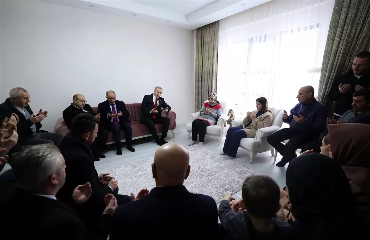 Cumhurbaşkanı Erdoğan: “(Baas rejiminin devrilmesi) Yasını sadece Türkiye’deki ana muhalefet partisi tutuyor.